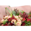 Bouquet in red tones